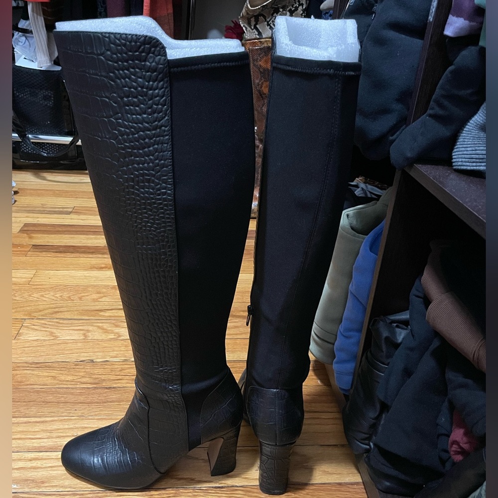 Black Vince camuto calf high heeled boots 7W